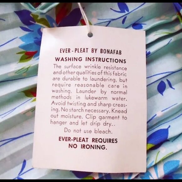 Vintage Pin Up Apron Atomic Floral Pleated MCM Deadstock NWT - Picture 5 of 13